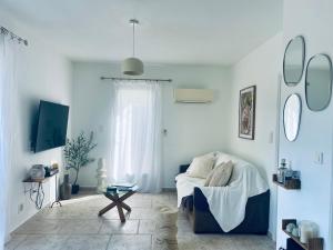 Appartements LOGEMENTS ACCES PISCINE - T2 Residence Serena : Maison de Vacances