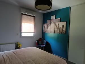 Sejours chez l'habitant Appartement entier Cozy Rdj chambre double proche stade OL, Eurexpo, Aeroport StExupery : Chambre Double - Accessible aux Personnes à Mobilité Réduite