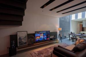 Georgetown Minimalist Elegance 4BR 8Pax