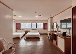 Phòng Tiêu Chuẩn 4 Người (Standard Quadruple Room)
