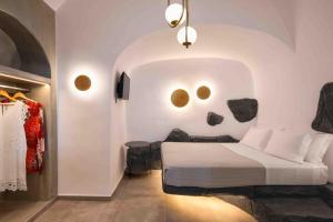 Elia 2 bedroom cavehouse with indoor jacuzzi