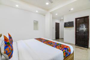 FabHotel Grand Hazra Inn - Nr Ballygunge Station