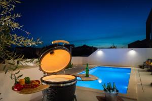 Luxury Villa Etera with Heated Pool