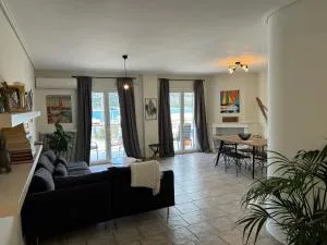 Athena's Sea View Apartment - Sami