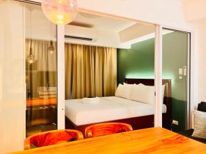 Manila Philippines, Azure Urban Resort Staycation by Leroche near Ninoy Aquino International Airport