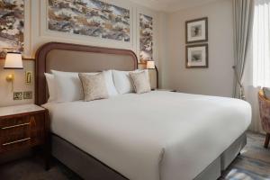 Superior King Room room in Waldorf Astoria Edinburgh - The Caledonian