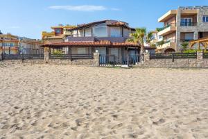 Seaside Escape - Steps to the Sand! - DionysiaSea Apts 2