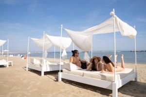 Blue Paradise Hotel