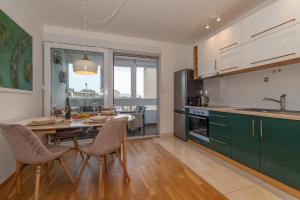 ZoZo, Modern Two-bedroom Suite