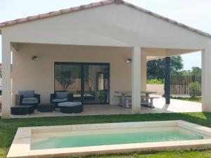 La maison de Fontarèches avec piscine proche d Uzès