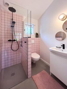 Maisons de vacances Charmante maison avec Jardin : photos des chambres