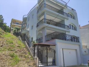 Capital Apartment Iraklitsa