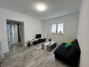 Family Apartment in Velké Úľany - 加兰塔