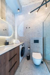 Panoramic View 1 BD Apartment by Domvia