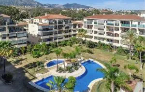 Nice Apartment In Las Lagunas De Mijas - Coín