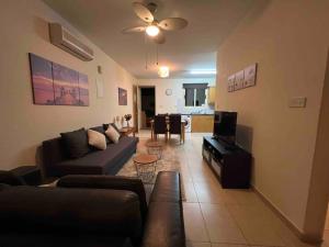 Johnnys Place paphos