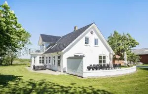 6 Bedroom Stunning Home In Højer - Neukirchen