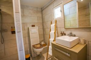 Maisons de vacances Chateau des Lumieres Gite et gite insolite : photos des chambres
