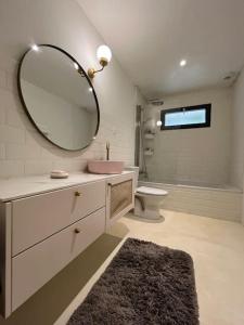 Villas Villa moderne avec piscine : photos des chambres