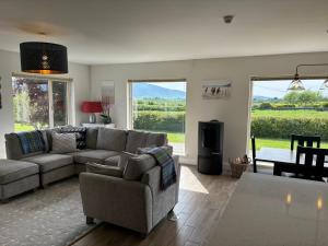 Idyllic, 5 Star Family Home with Panoramic Views, Kinvara on the Wild Atlantic Way
