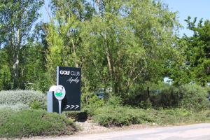 Appartements Vue sur le golf chez les grats-piscine-clim : photos des chambres