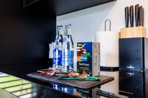 Luxury Apartment With Spa Bath- City Centre, Free Parking by StayNest