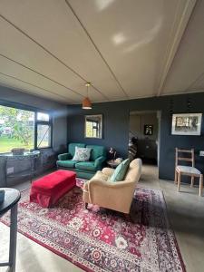 The Chicken Lodge - Charming Farm Cottage