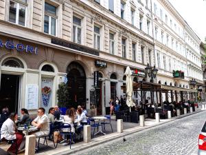 Downtown studio next to the Basilica