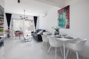Luxury apartment Edvina with private parking