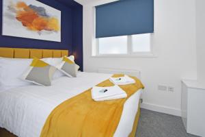 Sapphire Apartments by YourStays - Luxury 2 Bedroom Apartments in Crewe