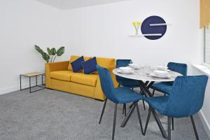 Sapphire Apartments by YourStays - Luxury 2 Bedroom Apartments in Crewe