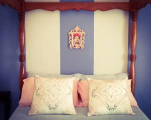 Romantic Vintage Cottage, Views across vineyards.