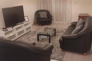 Balcony Sea View Whole Apt, Minutes To Beach