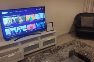 Balcony Sea View Whole Apt, Minutes To Beach