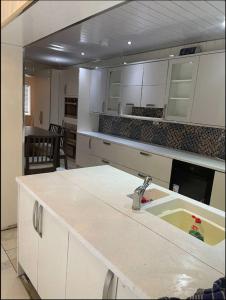 Smart Large Room with disabled facilities Idealy Located near Doncaster - Rotherham -Sheffield