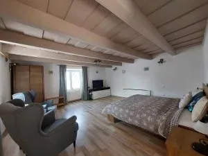 Fehér szeder - 乔保克 Fehér szeder - 乔保克