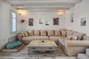 DewHouse, Livadi Serifos