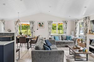 Iris Lodge, 18 Roadford Lake Lodges