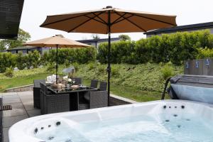 Iris Lodge, 18 Roadford Lake Lodges