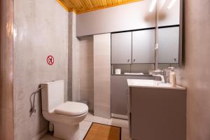 Serenity - Brand New Apt Near Athens Int Arpt