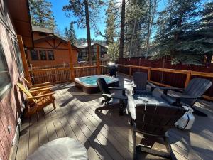 Wolfs Chalet Summit Hot Tub Pet Friendly