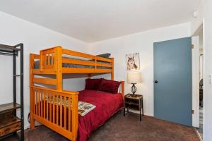 Wolfs Chalet Summit Hot Tub Pet Friendly