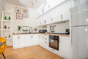 Jennys Home Acropolis