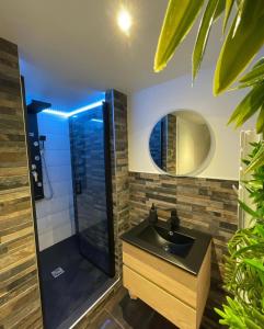 Appartements Love room: Aux plaisirs des sens jacuzzi prive : photos des chambres