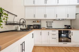 Jennys Home Acropolis