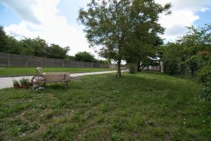 B&B / Chambres d'hotes LE RELAIS DES CALECHES - La Balinaise : Chambre Lit King-Size - Vue sur Jardin
