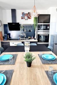 Appartements Appartement Standing 110m2 lumineux, Clim, balcons : photos des chambres