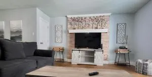 Seaside Gem - Cedar Lake