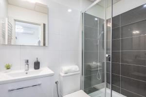 Super Central Mini Studio