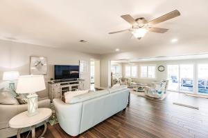 Spacious Waterfront Escape with Sun-Soaked Pool and Dock